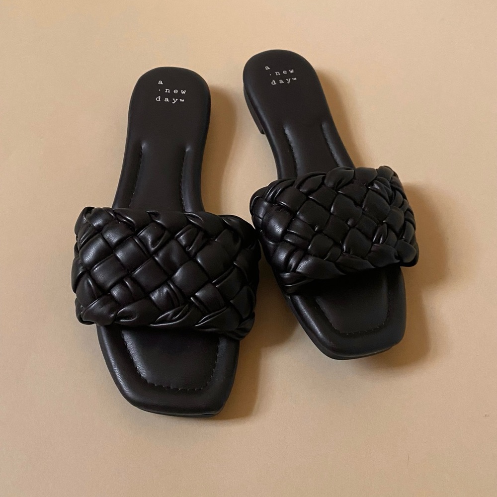 Chunky Braided Black Slip On Sandal size 7 square toe